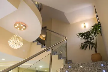 Отель De Faroles 2*